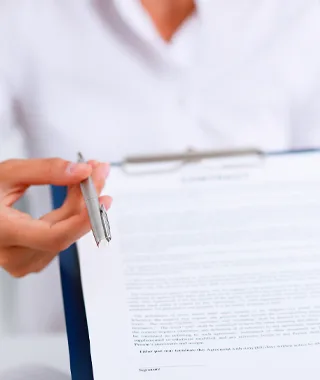 Detail podpisu kupní smlouvy při prodeji nemovitosti